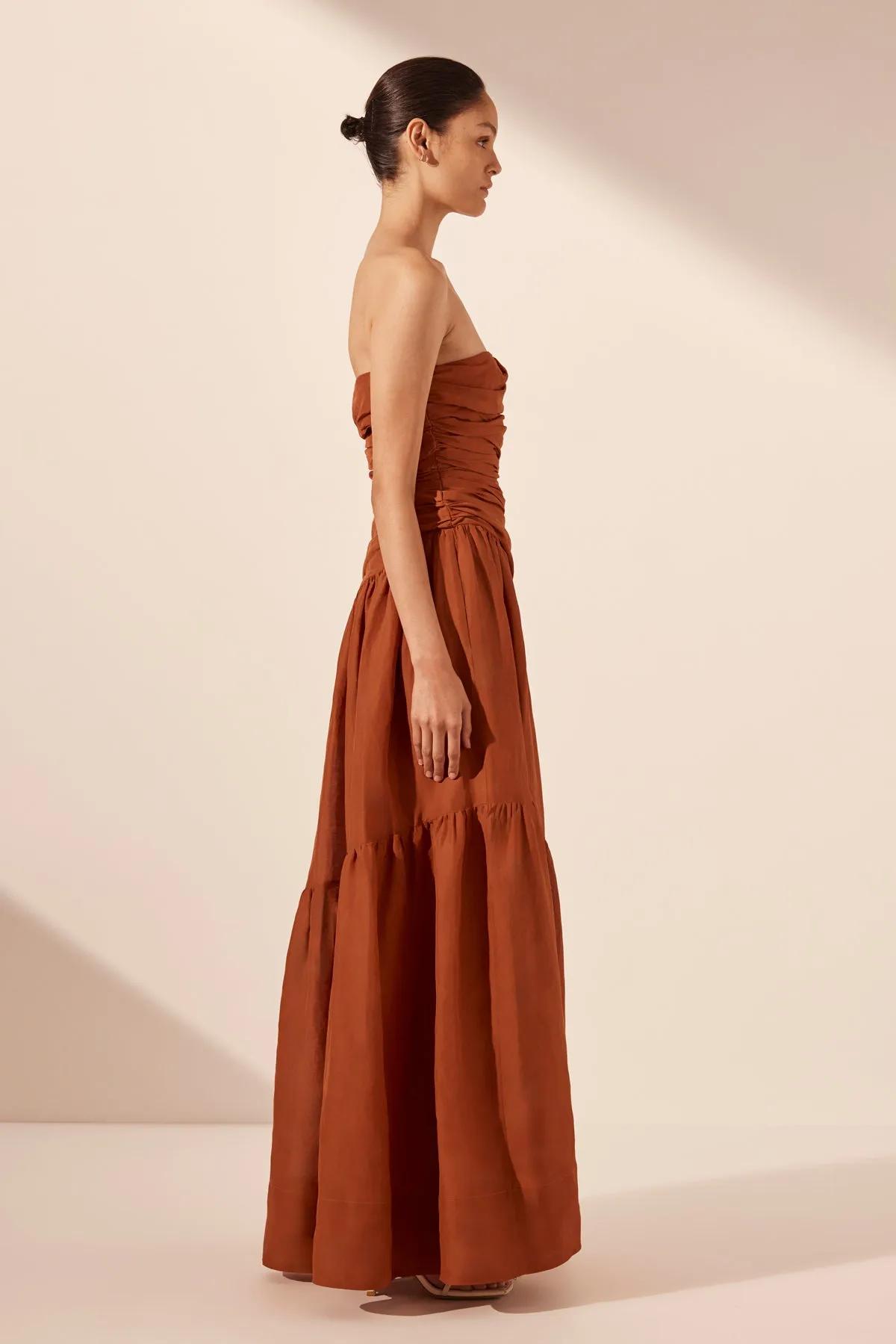 CELESTE STRAPLESS TIERED MAXI DRESS - RUST