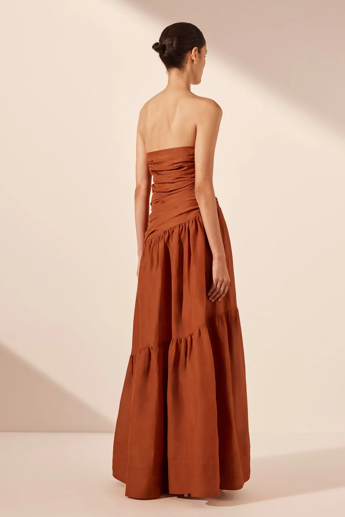 CELESTE STRAPLESS TIERED MAXI DRESS - RUST