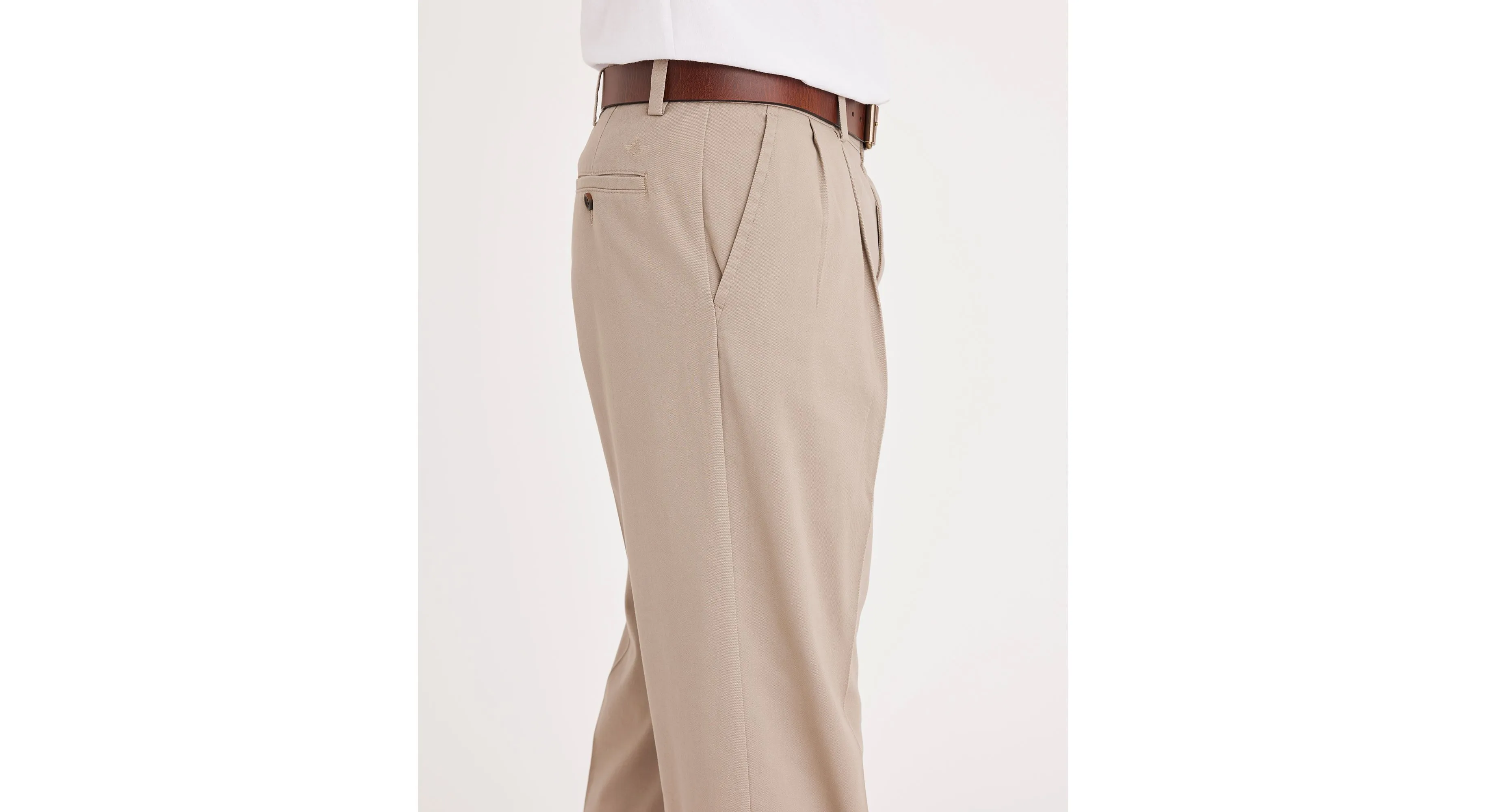 Easy Khakis, Pleated, Classic Fit