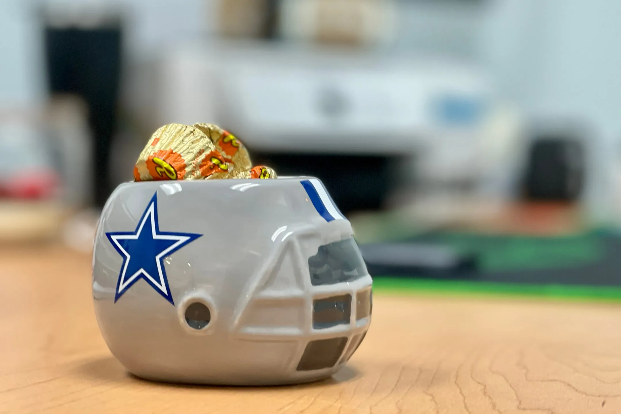 Indianapolis Colts - Ceramic Helmet Caddy