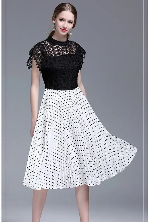 Lace Contrast Pleated Dress