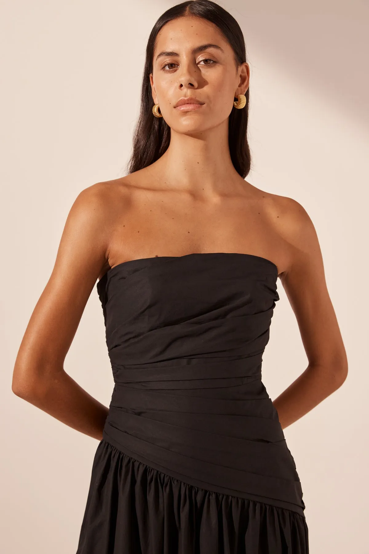 MAIORI STRAPLESS TIERED MAXI DRESS - BLACK