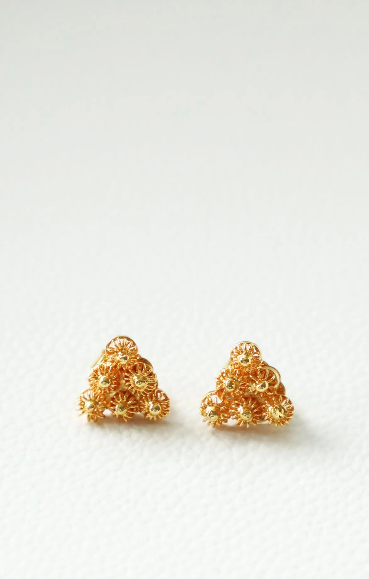 Mini Studs Piramide Invertida